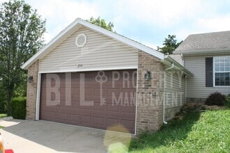 Building Photo - Price Reduced! 3 Bedroom 2 Car Garage Dupl...
