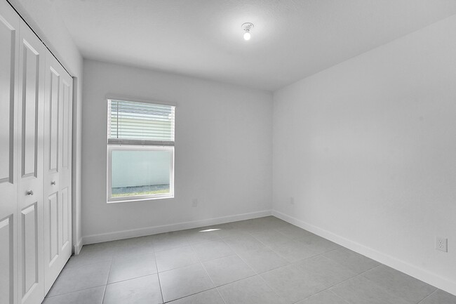 Building Photo - 6394 Windwood Wy