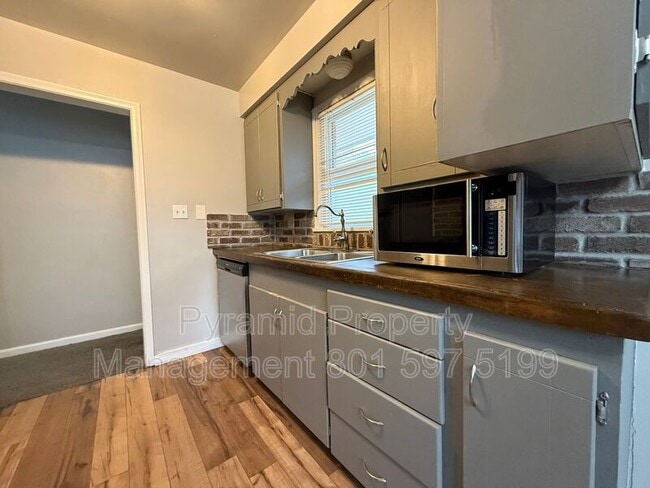 Building Photo - 1141 Rushton St