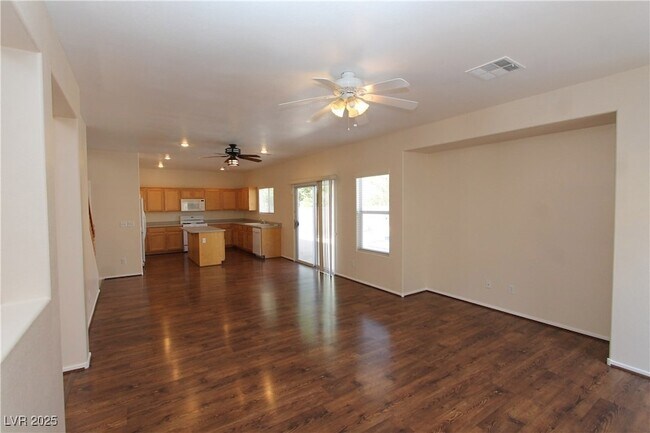 Building Photo - 2586 Highland Cliff Dr