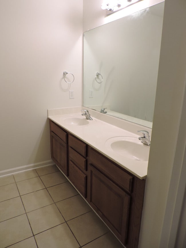 Building Photo - Grand Oaks Preserve