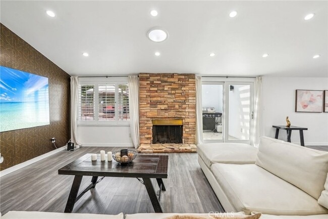 Building Photo - 5633 Rawlings Ave