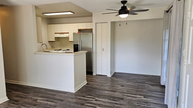 Building Photo - Upstairs 2/1.5-bedroom North Kihei Condo