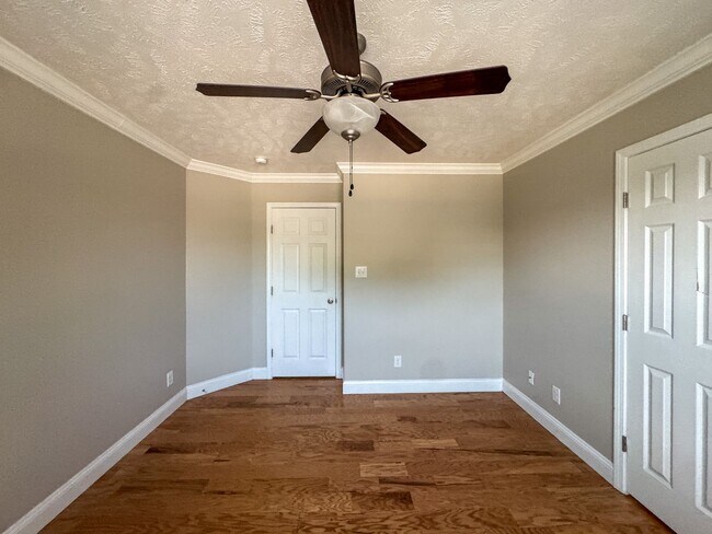 Building Photo - Beautiful 4 Bed 2.5 Bath Home in Raeford