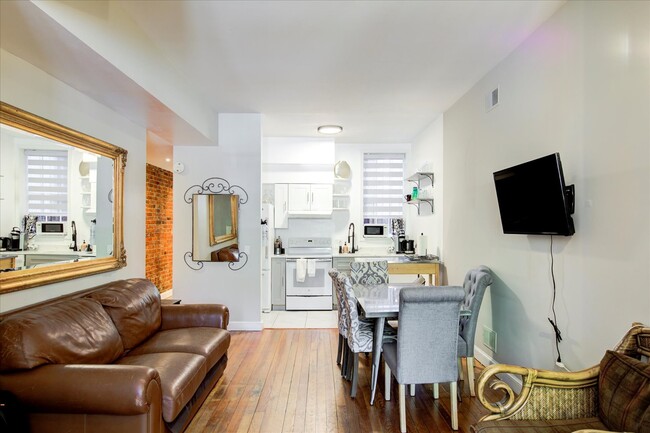 Building Photo - Spacious 2-Bedroom, 2-Bath Apartment with ...