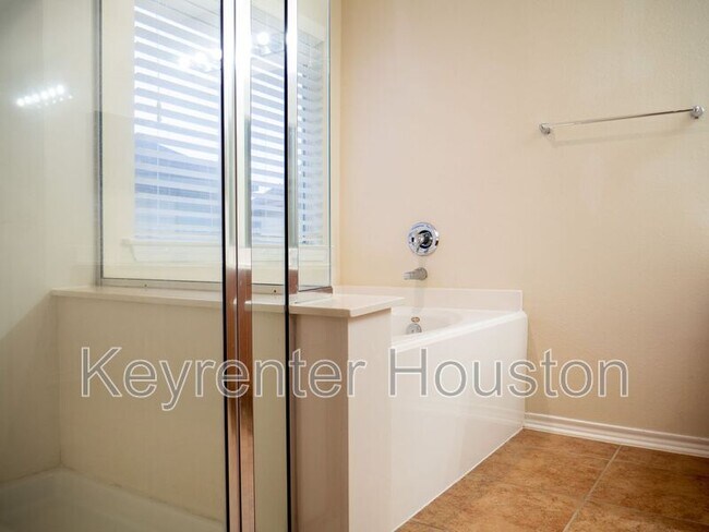 Building Photo - 47 Wickerdale Pl