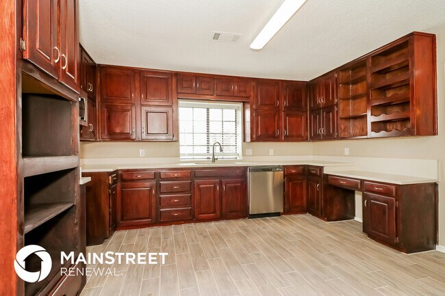 Building Photo - 6800 Franwood Terrace