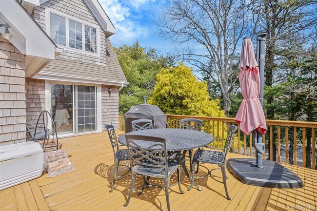 Building Photo - 5 Ocean View Ave