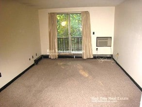 Building Photo - 144 Kenrick St