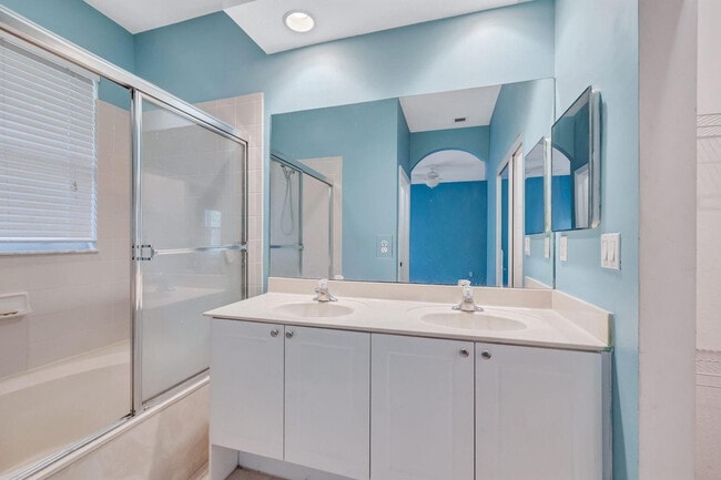 Building Photo - 3122 Merrick Terrace