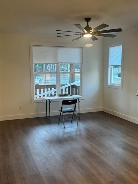 Building Photo - 114 McWhirter Pl