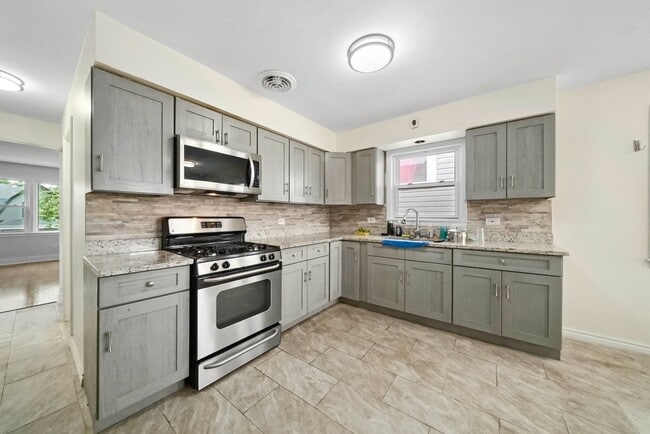 Building Photo - 4711 W Patterson Ave