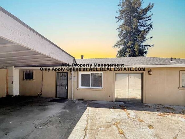 Building Photo - **WE DO NOT ADVERTISE ON CRAIGSLIST OR FACEBOOK MARKETPLACE**