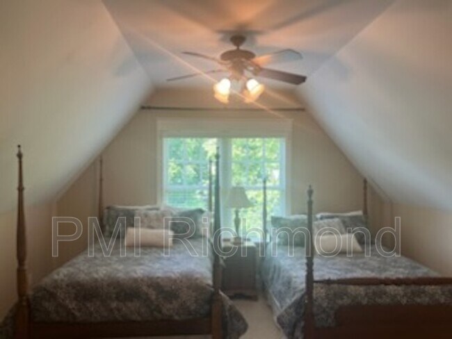 Building Photo - 2761 Live Oak Ln
