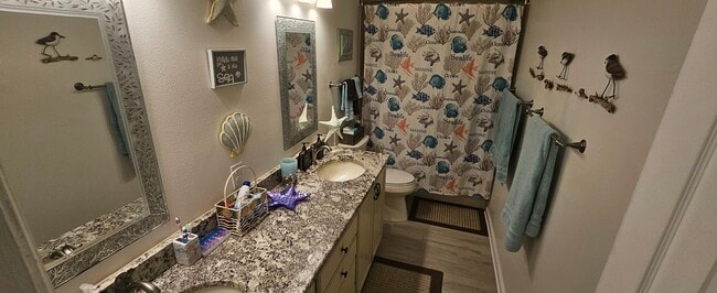 Building Photo - 137 Magnolia St