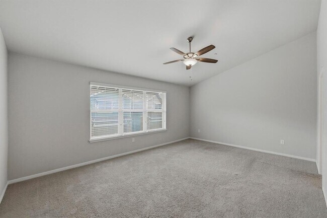 Building Photo - 516 E Slaughter Ln