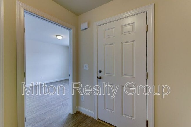 Building Photo - 91 River Stancil Dr