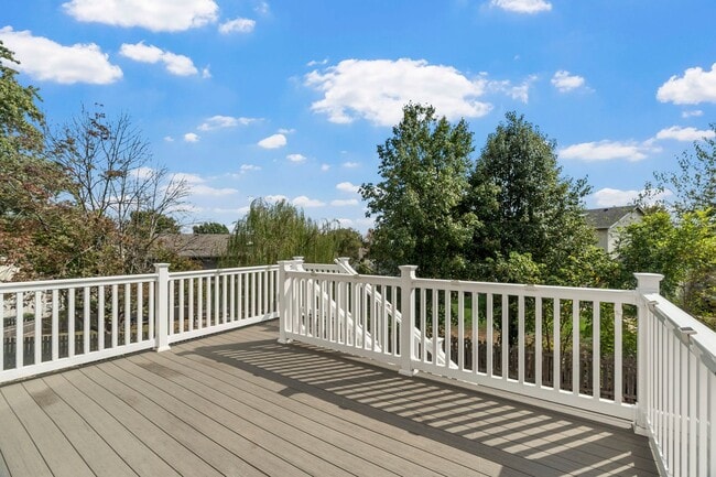Building Photo - Beautiful 3B/2B Home in St. Charles