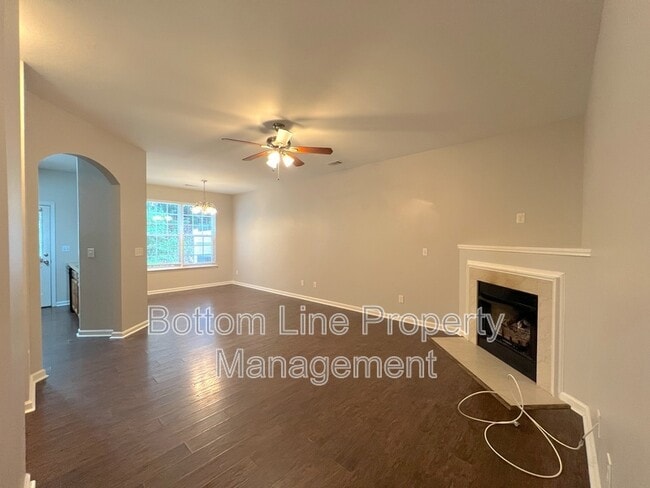 Building Photo - 7637 Abigail Glen Dr