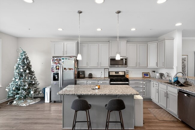 Building Photo - 10321 Vista Meadow Way