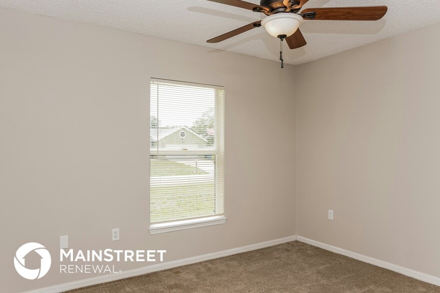 Building Photo - 1394 Gillott St NW