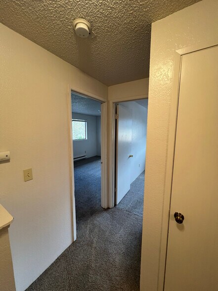 Building Photo - 220 Ellingson Dr