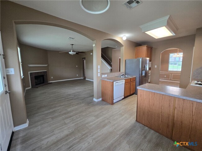 Building Photo - 2043 Carlisle Castle Dr