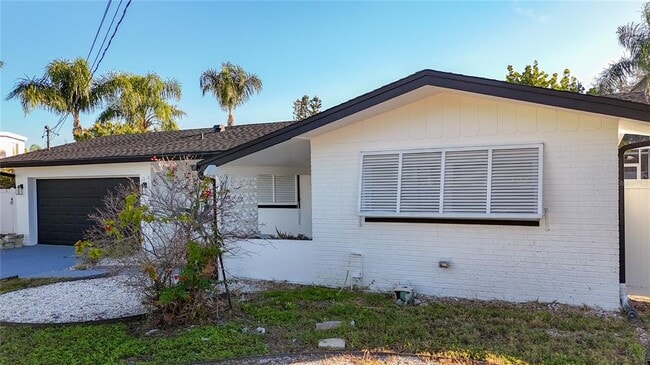 Building Photo - 2161 Edythe Dr