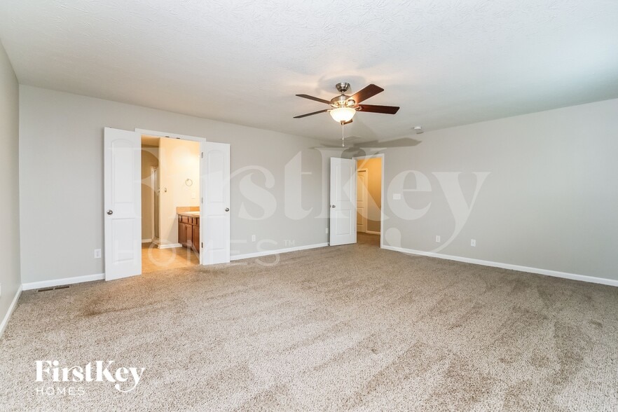 Building Photo - 5767 Blue Sky Dr