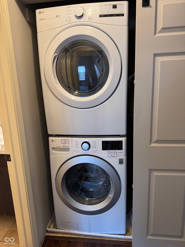 Building Photo - 6625 Sunloch Ct