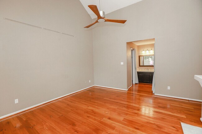 Building Photo - Luxurious home rental in Broad Bay Islands!