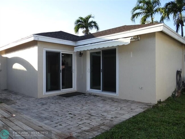 Building Photo - 4036 Eastridge Cir