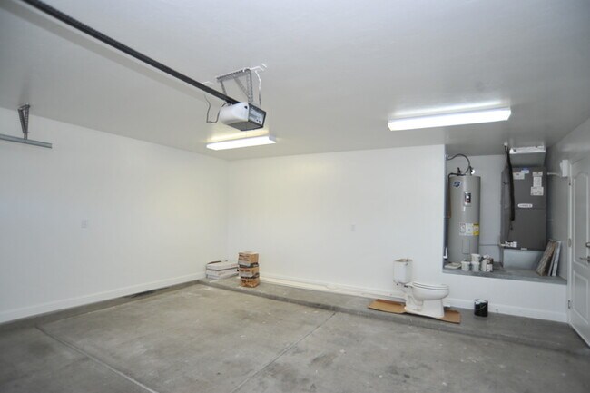 Building Photo - 3 bedroom 2 bathroom in Vail School District