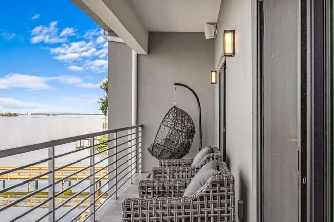 Building Photo - 2175 S Tropical Trail