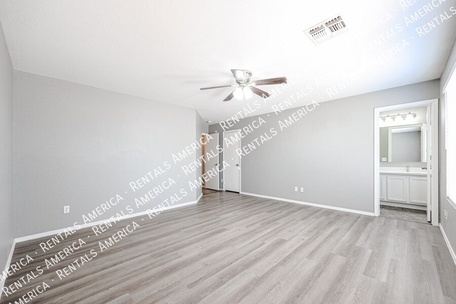 Building Photo - 16169 W Monroe St