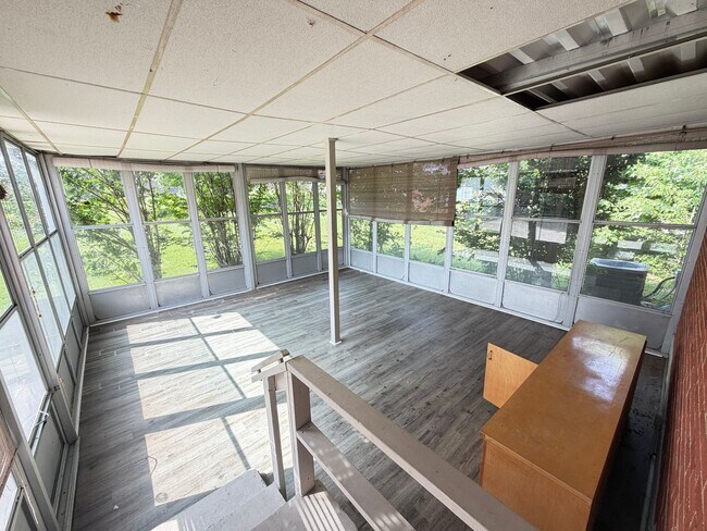 Building Photo - 2208 Stephan Ln