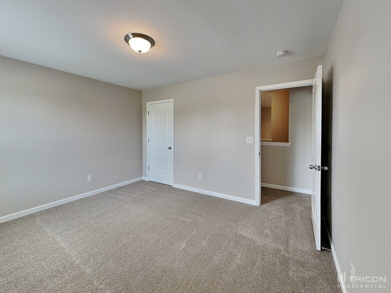 Building Photo - 3913 Norman View Dr
