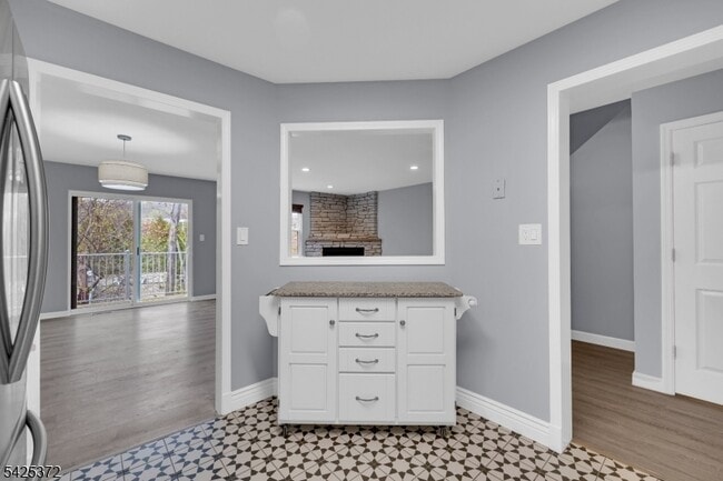 Building Photo - 30 Birch Terrace