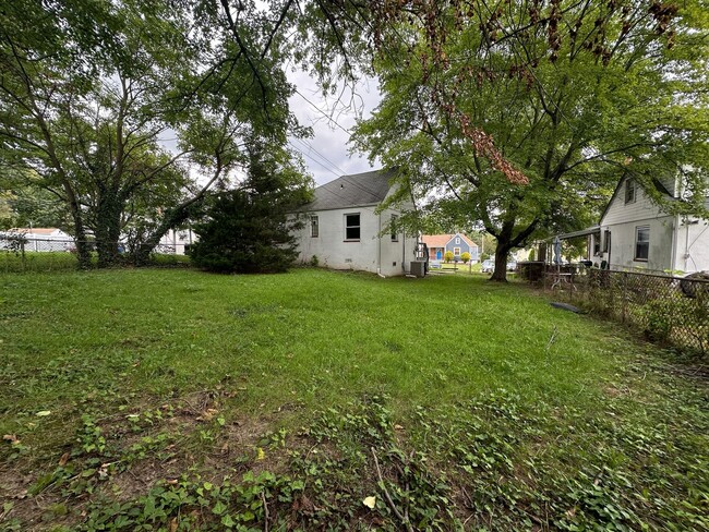 Building Photo - Two-Bedroom Home In Rosedale