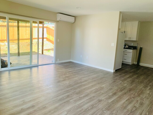 Building Photo - BEAUTIFUL 2BD, 1 BA IN SPRING VALLEY!!!