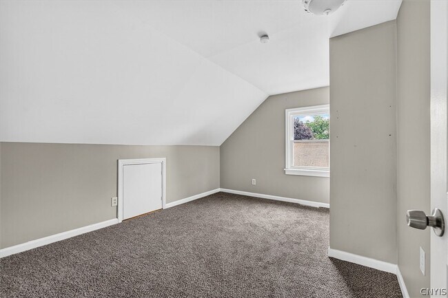 Building Photo - 211 Windemere Rd