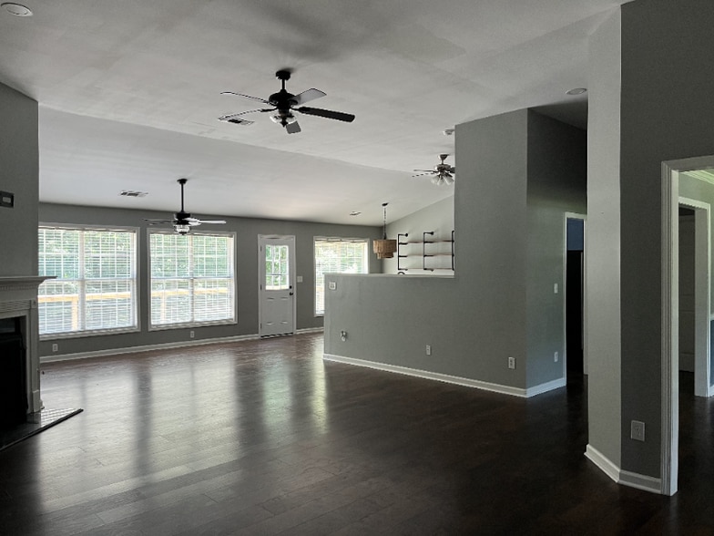 Building Photo - 2582 Oak Bluff Dr