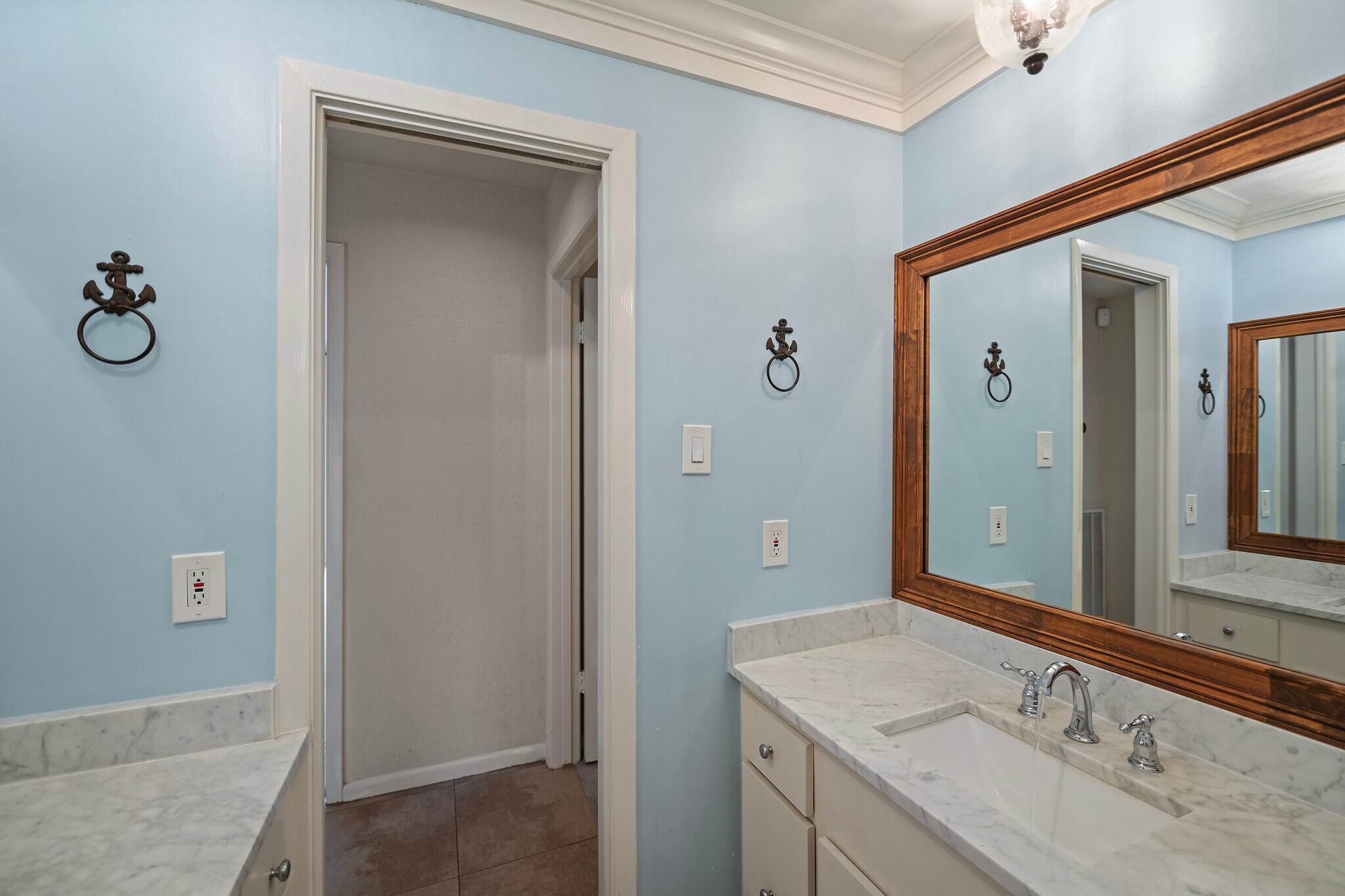 Building Photo - 534 Fox Briar Ln