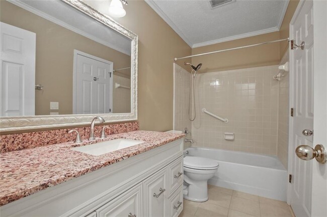Building Photo - 202 Peachtree Forest Dr