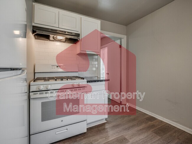 Building Photo - 1201 Carverdale Dr