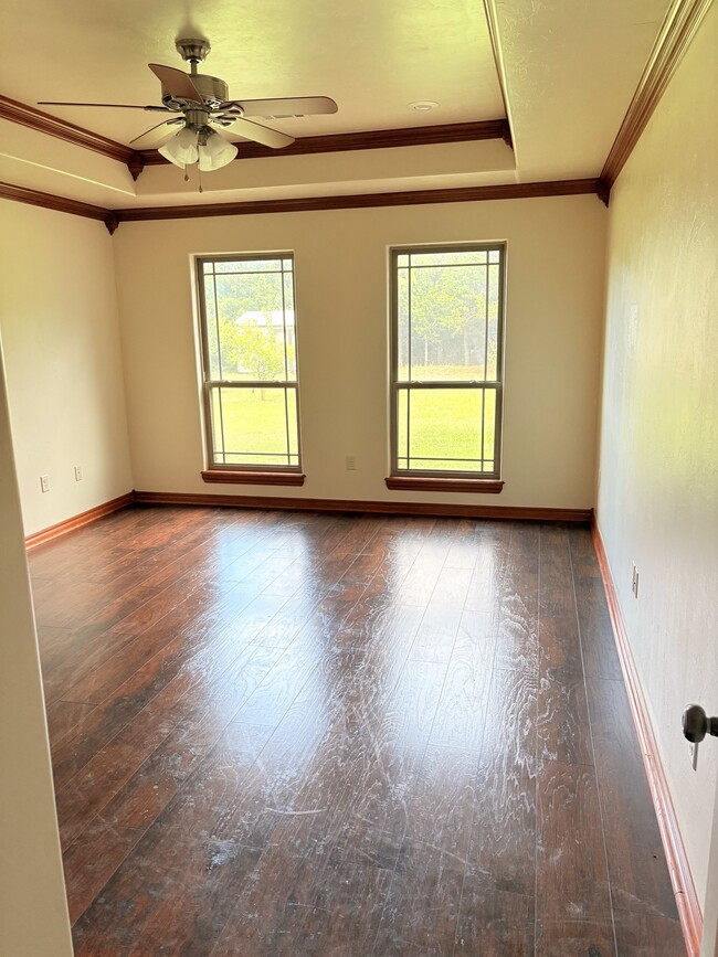 Building Photo - 1011 Waverly Way