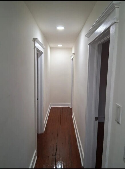Building Photo - 213 W Quince St