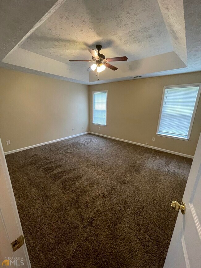 Building Photo - 100 Oak Hill Dr