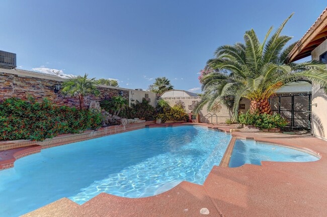 Building Photo - Discover this 4-bedroom, 2.5-bath historic beauty in the heart of Spring Valley, where Old Vegas ...