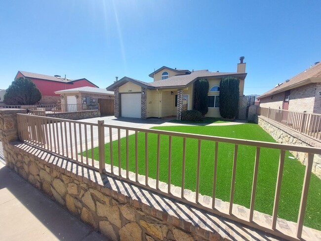 Building Photo - Beautiful Rental near Fort Bliss